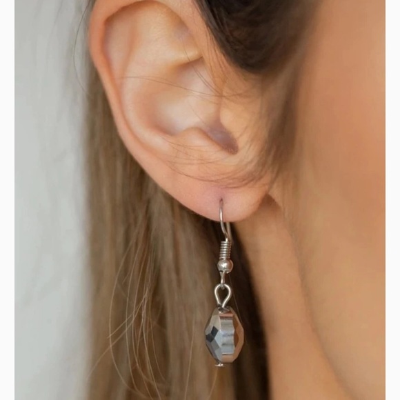 Duchess Dazzle - Necklace/Earrings Silver. NWT - Picture 4 of 4